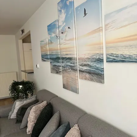 Ruim 2-slaapkamerappartement Op 50 M Het In Knokke-Heist