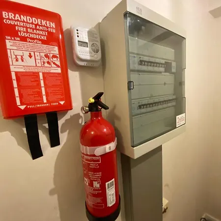 Apartment Ruim 2-slaapkamerappartement Op 50 M Het In *