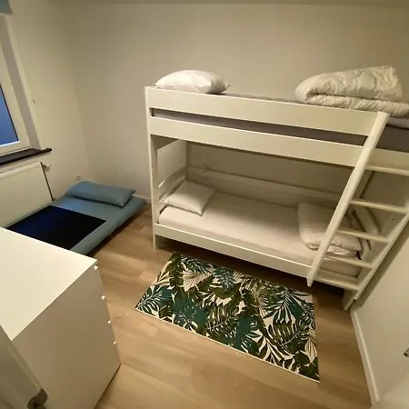 Ruim 2-slaapkamerappartement Op 50 M Het In *